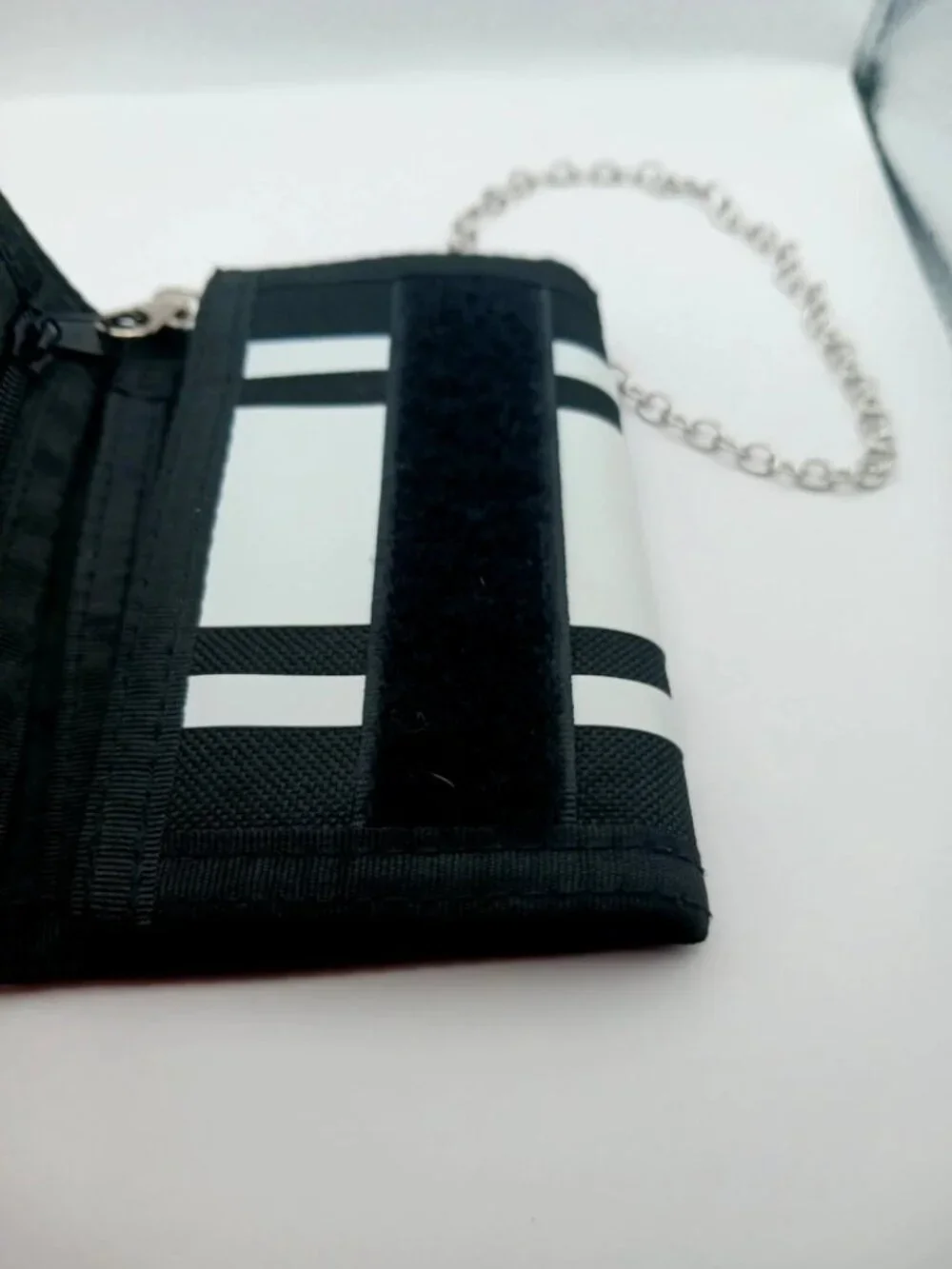 Neff Black + White Nylon Skater Trifold Wallet With Metal Chain